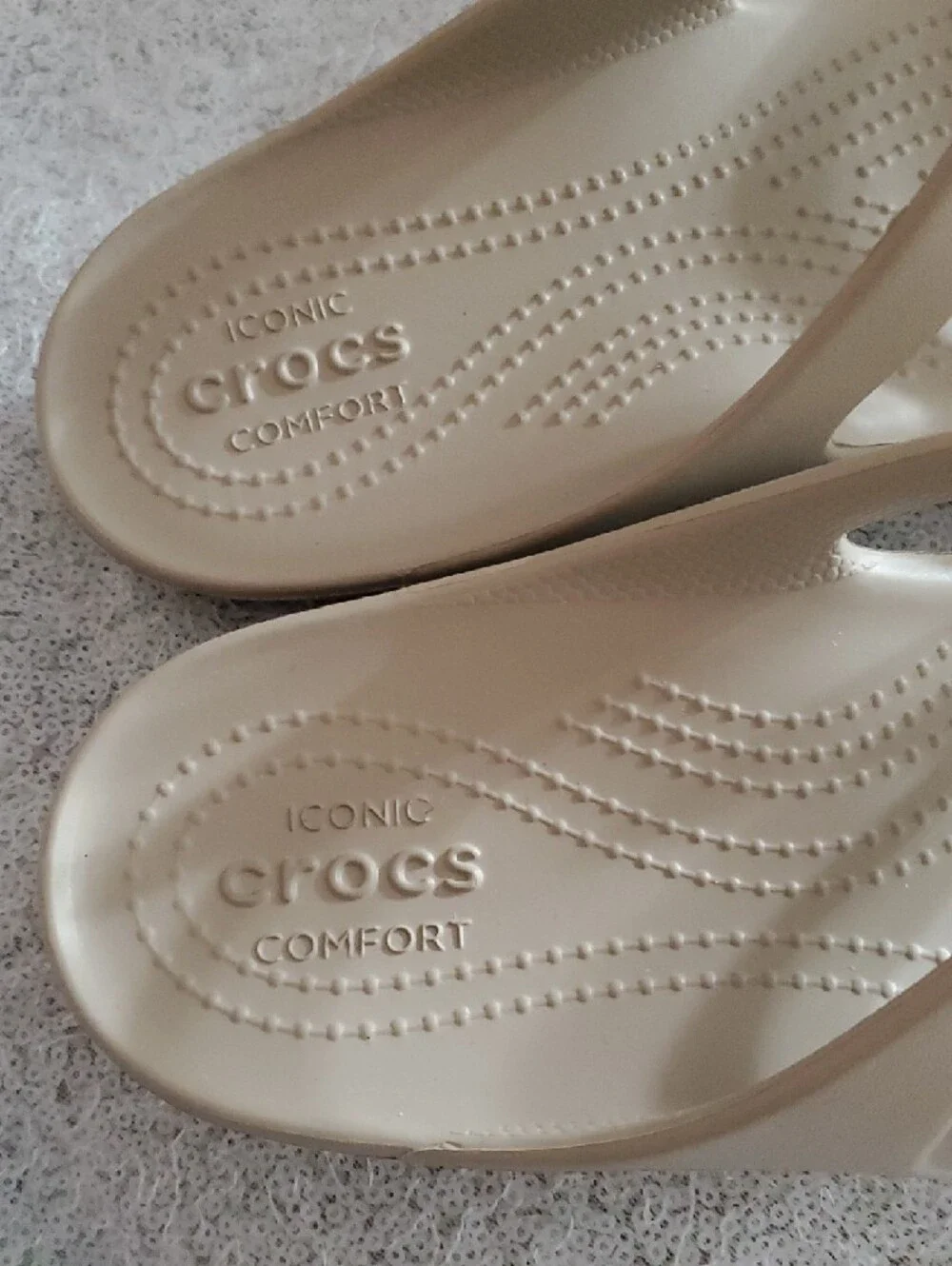 NWT CROCS Kadee II Sandals Women's - Size W8 - Cobblestone - Summer